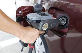 ガソリン4週連続値上がり　174円90銭