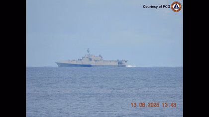 南シナ海上空で中国軍機がフィリピン機を妨害　中国は「アメリカ軍の駆逐艦が領海侵入」と主張
