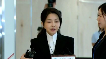 韓国・尹前大統領の妻が2000万円超のブランド品受領か　「シャネル」のバッグなど　斡旋収賄の疑いで逮捕
