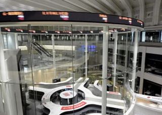 東証、反落　終値は625円安