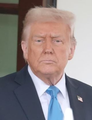 米、半導体関税を近く発表　トランプ大統領「当初は低く」