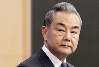 中国外相、歴史直視促す　日本は「正しい選択」を
