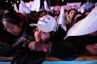 ２０年続く左派政権、交代か　１７日、南米ボリビアで大統領選