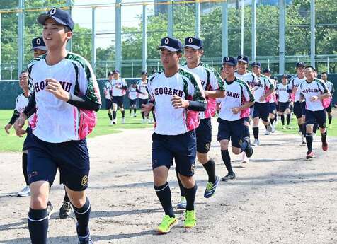 沖縄尚学、激闘の疲れケアし準々決勝へ　東洋大姫路（兵庫）とあす19日対戦