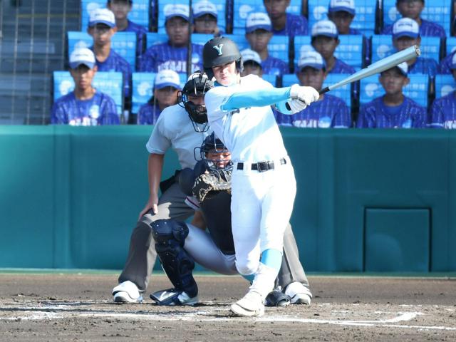 横山の公式戦初本塁打から始まった　山梨学院、強打で京都国際を下す