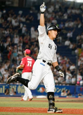ロ１２―１０楽（２１日）　山口が本塁打連発