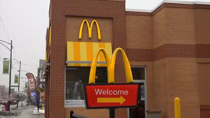米マクドナルドが一部セットメニューを15％値下げへ　「ビッグマック」など8つの人気セットが対象に