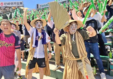 沖縄尚学の大応援団盛り上げる白塗り「チョンダラー」　正体はセンバツ優勝時のマネージャー「後輩とても頼もしく感じる」