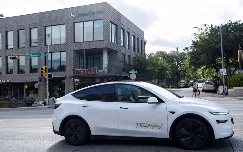 米当局、テスラを調査　運転支援システム巡る事故を数カ月報告せず