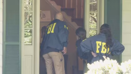 トランプ大統領　家宅捜索のボルトン元補佐官「好きじゃない」FRBクック理事「辞任しなければ解雇」