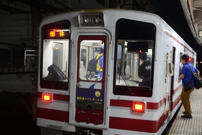 鉄道ファン殺到の「過酷ツアー」も　「三セクの優等生」北越急行の今