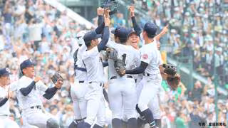 沖縄尚学が日大三を破り夏の甲子園で初優勝！県勢で15年ぶり2度目 4番・宜野座がⅤ打 2年生リレー・新垣有と末吉で9回1失点