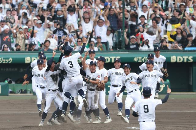選手が分析、あの盗塁には根拠　沖縄尚学を頂点に導いた「化学反応」