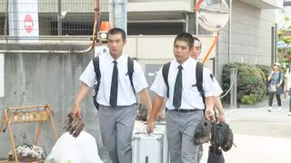 【写真で見る】沖縄尚学が大阪を出発 昼ごろ沖縄へ 午後3時から優勝報告会
