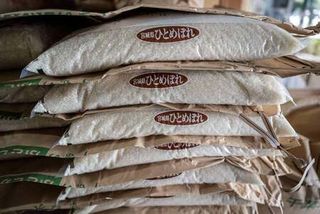 コメ価格、２週連続上昇＝５キロ３８０４円、備蓄米販売減―農水省