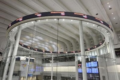 日経平均続伸、一時500円高　米国株の上昇好感、買い注文先行