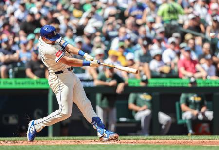 ローリー、捕手最多の４９本塁打　マリナーズ、１試合２発で更新
