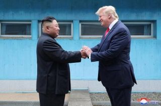 板門店で「私に銃口向けられた」　トランプ氏、金正恩氏と対面時