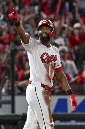 広３―２巨（２７日）　大瀬良、好投で６勝目