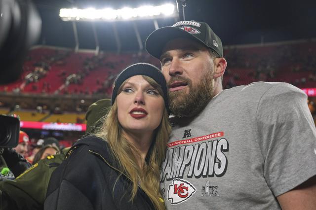 テイラー・スウィフトさんが婚約発表　2年交際のNFLスター選手と
