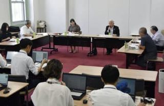 大阪、訪日客徴収金の見送り提言　観光公害対策、宿泊税で