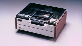 〈2002年の今日〉8月27日 : ソニーが家庭用ビデオベータ方式からの完全撤退発表