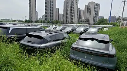 新車EVが大量放置…中国で異変　値下げ競争が激化　経営難や倒産メーカーも　中国経済へのダメージ懸念