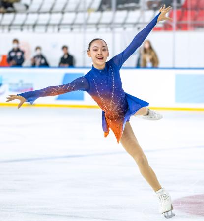 １５歳の岡万佑子が初優勝　フィギュアのジュニアグランプリ