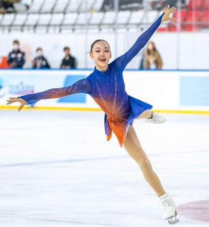 １５歳の岡万佑子が初優勝　フィギュアのジュニアグランプリ