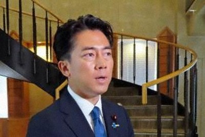 小泉農相、水田保有への所得補償否定　土地集約で効率化図る考え