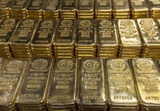 金価格、初の1万8千円　過去最高を更新