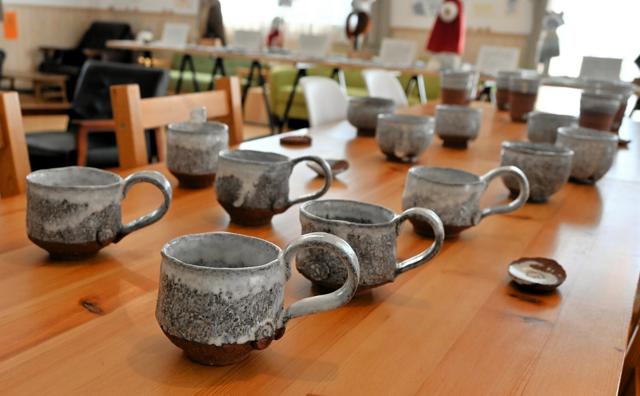 ハンセン病療養所のある大島を「味わい尽くして」　カフェに新作食器