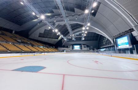 都立初の通年スケートリンク公開　６日開業「氷の聖地」期待