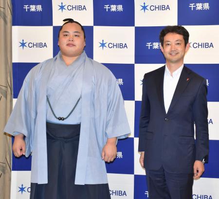 琴勝峰、千葉県知事を表敬訪問　柏市出身「これからもっと活躍」