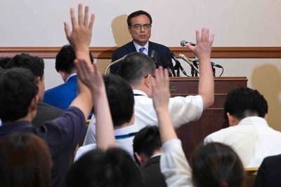 新浪氏「もっとやりたいことが…」　潔白主張も会長辞任　無念さ吐露