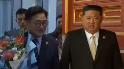 握手も交わし…北朝鮮・金正恩総書記と韓国国会議長が訪問先の中国で対面　南北の対話再開につながるか注目