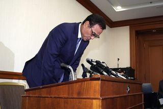 新浪氏、「潔白」強調＝サプリ購入巡り記者会見―代表幹事「同友会に委ねる」