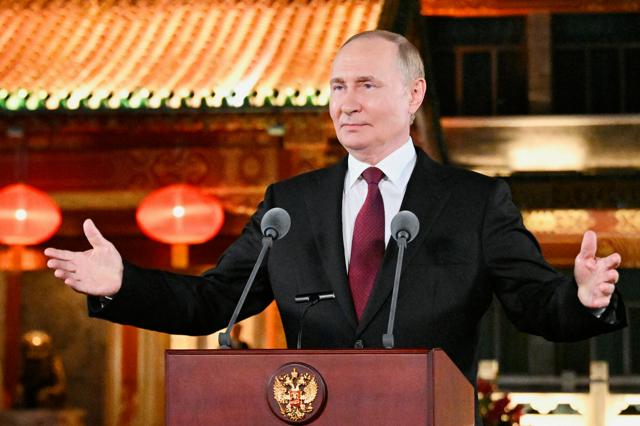 プーチン氏「ゼレンスキー氏はモスクワ来れば」　会談実現には消極的