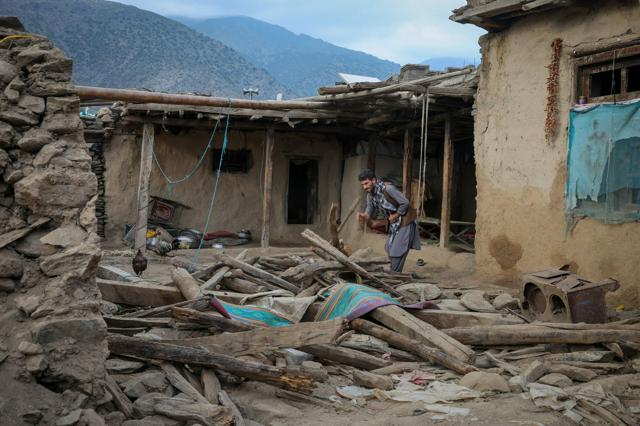 アフガニスタン地震の死者2205人に　タリバン公表