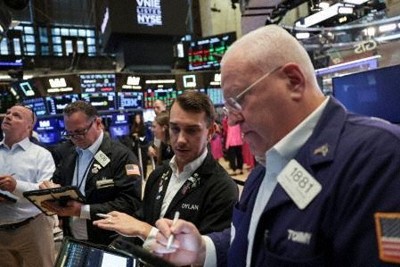 NY株反発、350ドル高　FRB利下げ期待、買い注文優勢