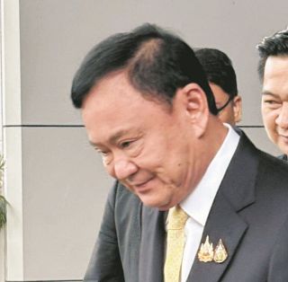 タクシン氏にはもう影響力がない？　野党のアヌティン新首相誕生を見越して前夜に「国外逃亡」か
