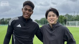 サッカー・鈴木彩艶　ゴールキーパーの極意　相手が触ろうとした瞬間にあえて「止まる」　内田篤人が徹底検証