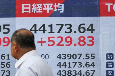 日経平均株価、4日ぶり反落　一時初の4万4000円台も利益確定の売り