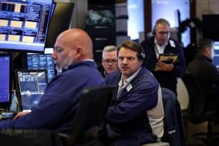 NY株続伸、最高値更新　米利下げ観測で196ドル高