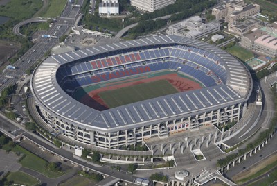 日産スタジアムの命名権料　横浜市、半額以下で更新へ　議会反発も