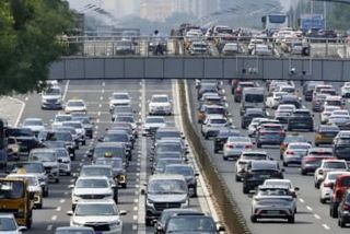 中国、8月の新車販売15％増　買い替え促進策、効果続く