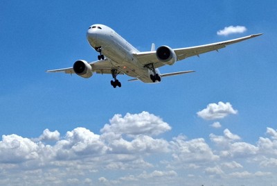 「飛行機撮影の聖地」大阪・千里川土手に行ってみた　新名所も開設