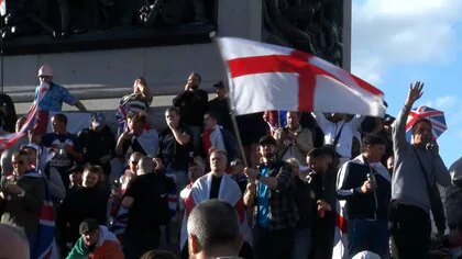 ロンドン反移民デモに15万人参加…一部で警察と衝突　負傷者や逮捕者も