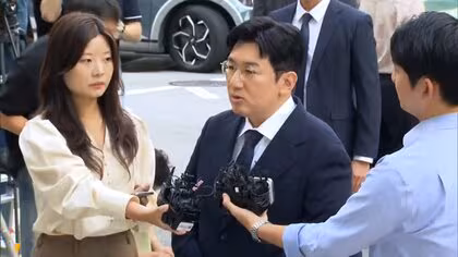 BTS事務所「HYBE」創業者のパン議長が警察出頭　不正に巨額利益を得た疑い　韓国