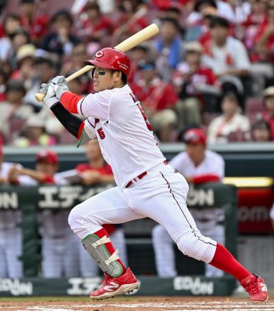 広６―２ヤ（１５日）　小園が先制打など３打点